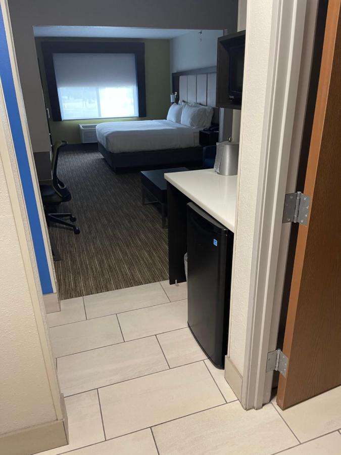 Holiday Inn Express Hotel & Suites Las Vegas By Ihg Exterior photo