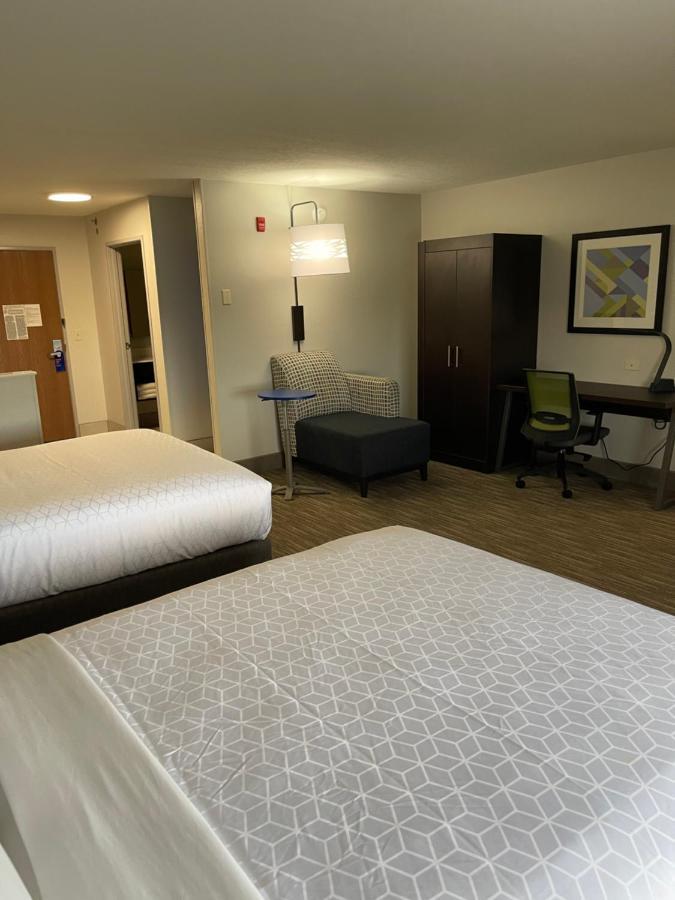 Holiday Inn Express Hotel & Suites Las Vegas By Ihg Exterior photo
